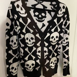 Hottopic all over skull and crossbones print cardigan